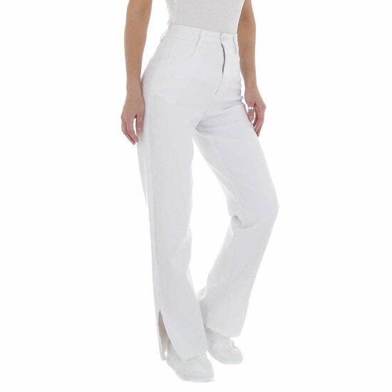 Modieuze witte straight leg jeans.