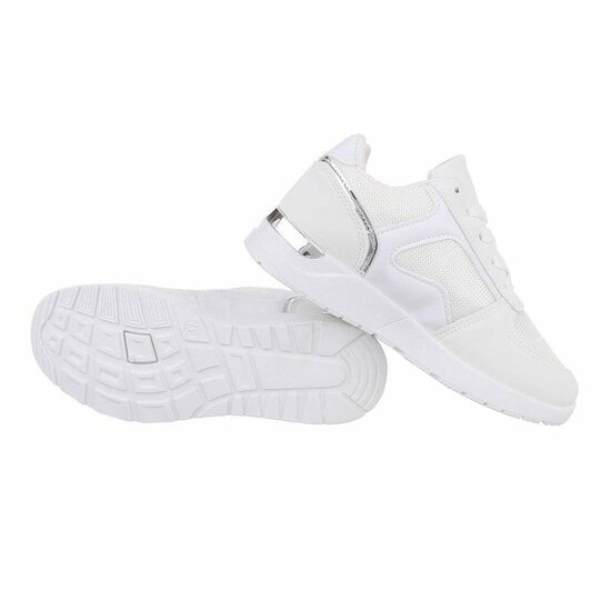 Lage witte mixed  sneaker Miranda.