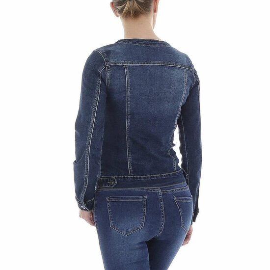 Veste en jean bleu a strass-grande taille.