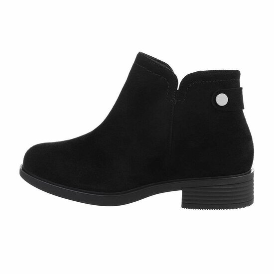 Bottines noires en daim Dita.