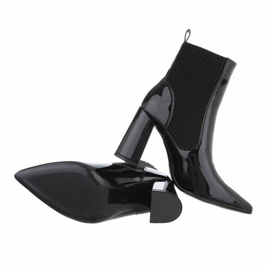 Zwart high heel lak enkellaarsje Femke