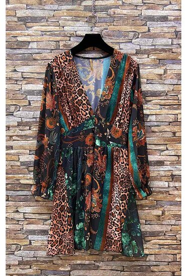 Mooie korte leopard mixed jurk met mixed print.