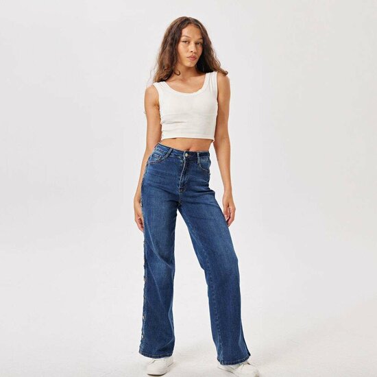 Trendy relaxed fit blue jeans