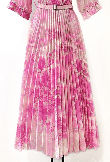 Trendy rose mix maxi plisse jurk.