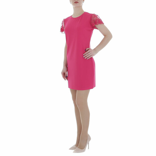 Trendy fuchsia korte bodycon jurk.