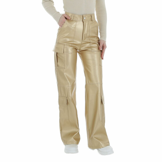Pantalon cargo or en aspect cuir