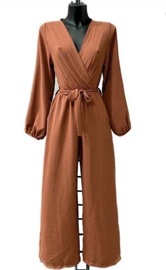 Modieuze terracotta jumpsuit met lange mouwen