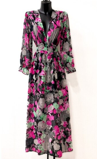 Sierlijke grijs- groen-rose mixed maxi jurk met kleurige bloemenprint.