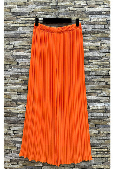 Trendy oranje plisse broek  