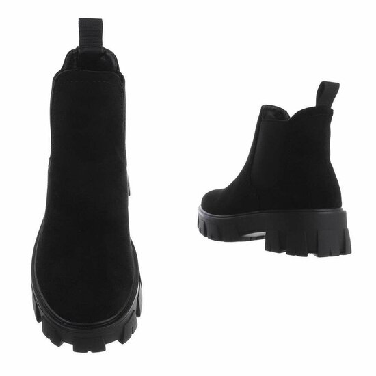 Korte zwarte suede Chelsea boot Marika.