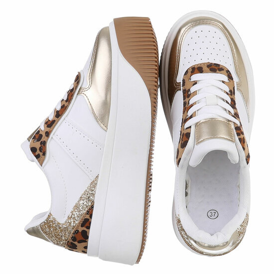 Witte lage sneaker Cecilia met luipaarddetail