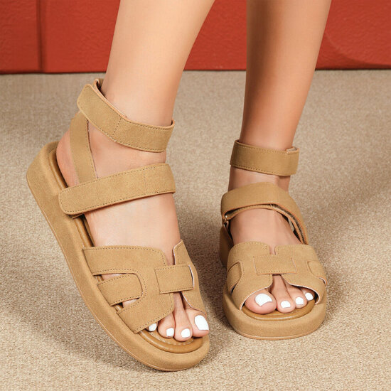 Camel daimen sandaal met platform zool Tinneke