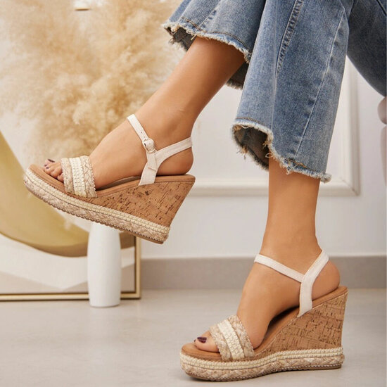 Beige-rose hoge sandaal met sleehak Brittnie