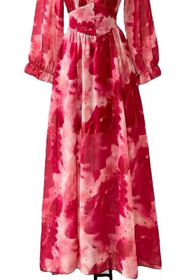 Sierlijke rood-rose mixed maxi jurk met motief