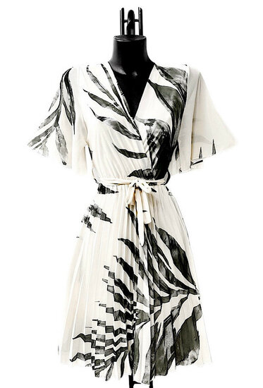 Jolie robe courte cache cœur beige-noir à imprimé palmier
