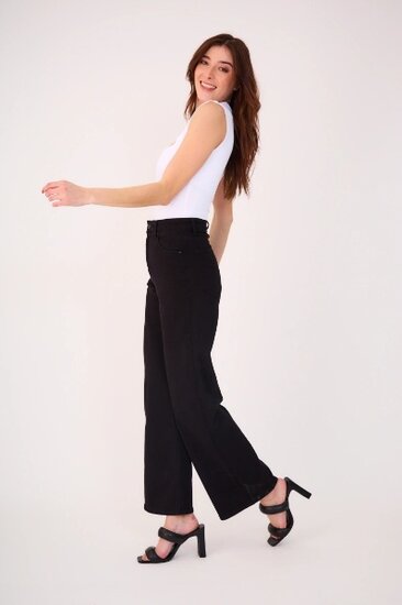 Trendy zwarte broek met wijde pijpen