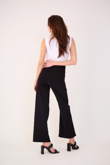 Trendy zwarte broek met wijde pijpen