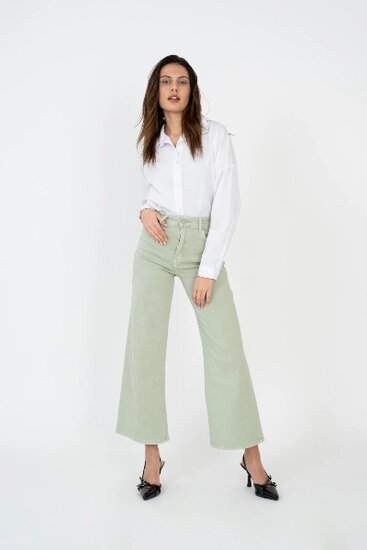 Trendy licht groene broek met wijde pijpen