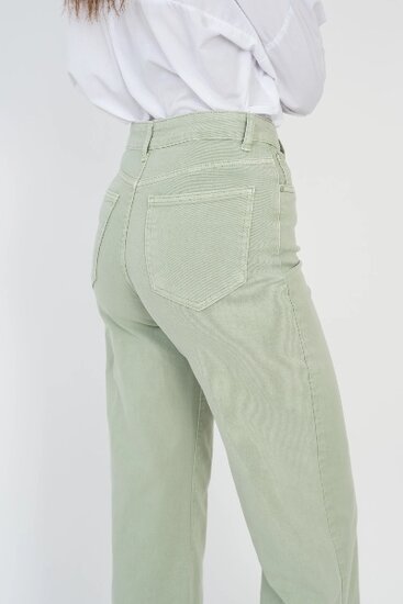 Trendy licht groene broek met wijde pijpen