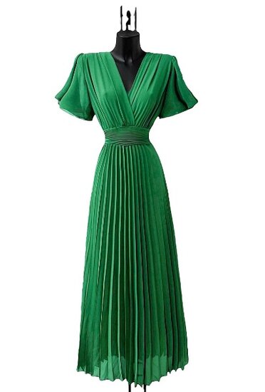 Robe longue plissée verte élégante