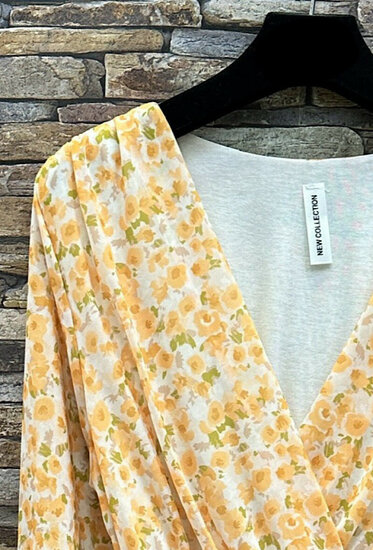 Jolie robe courte cache cœur jaune pastel-vert à imprimé floral