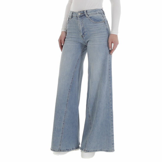 Pantalon blue clair jeans à la mode pour les femmes avec des jambes très larges