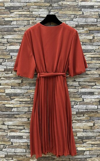 Robe courte en plisse à cœur croisé terracotta