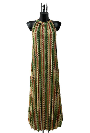 Zomerse mouwloze groen-taupe mixed plisse jurk met print