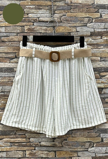Trendy ecru witte short met kaki groene lijnen