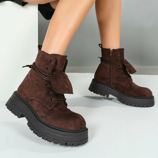 Bottes en daim brun Gilda