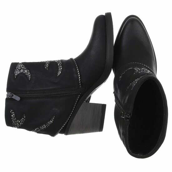 Bottines en daim noir  à rabat Alondra