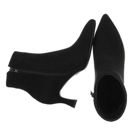 Bottines en daim noir Adiva
