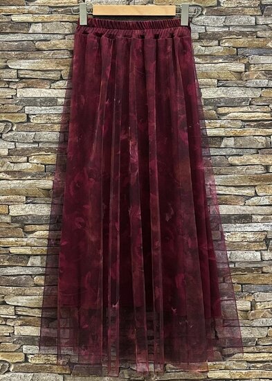 Lange bordeaux rok in ultralicht tulle