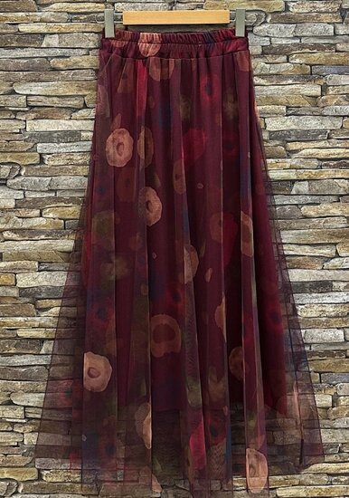 Lange bordeaux rok in ultralicht tulle met bloemen print