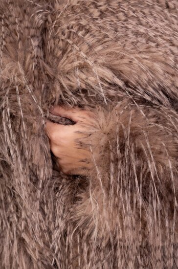 Korte bruine two tone faux fur jas 