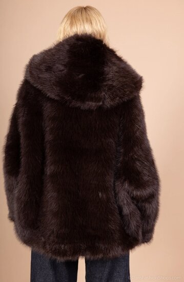 Manteau court tendance en fausse fourrure marron brun