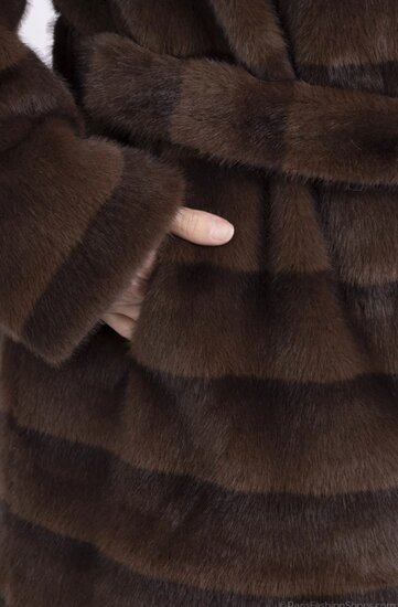 Manteau mi-long tendance bicolore brun en fausse fourrure