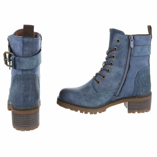 Blauwe boot Charifa