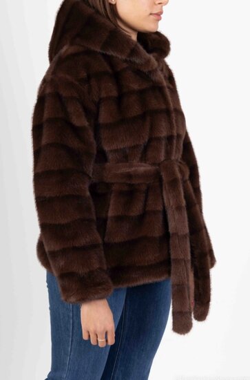 Trendy korte bruine gelaagde jas in  in faux fur