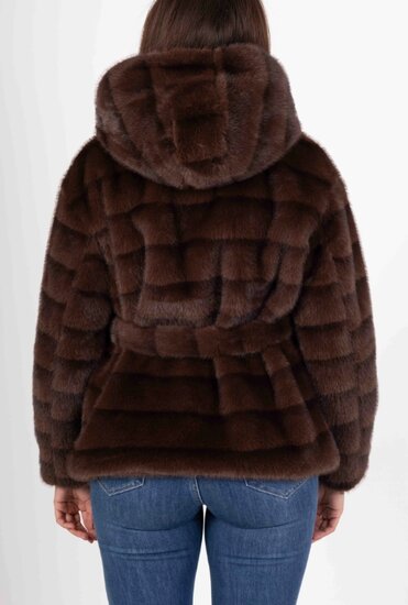 Trendy korte bruine gelaagde jas in  in faux fur