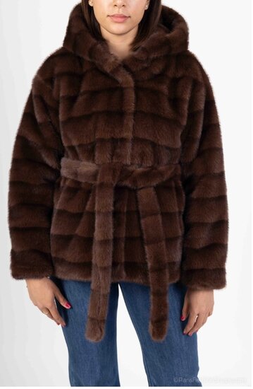 Trendy korte bruine gelaagde jas in  in faux fur