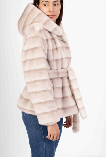Trendy korte beige gelaagde jas in  in faux fur