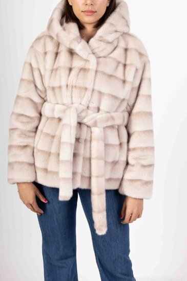 Trendy korte beige gelaagde jas in  in faux fur