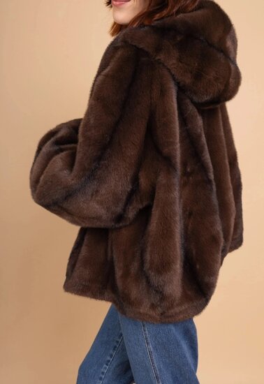 Oversized korte donker bruine jas in imitatiebont