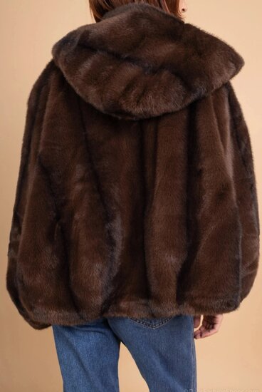 Oversized korte donker bruine jas in imitatiebont