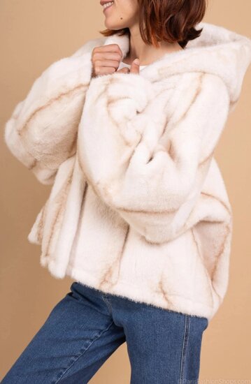 Oversized korte beige jas in imitatiebont