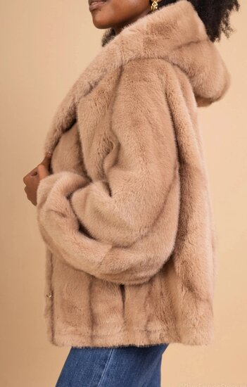Oversized korte camel jas in imitatiebont