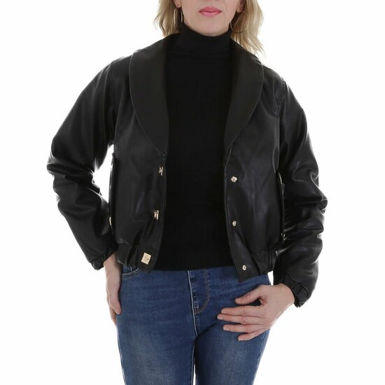 Korte zwarte leatherlook  jacket met zwarte imitatiebonte kraag