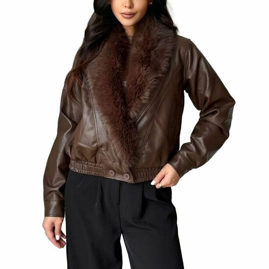 Trendy korte bruine leatherlook  jacket met bruine imitatiebonte kraag