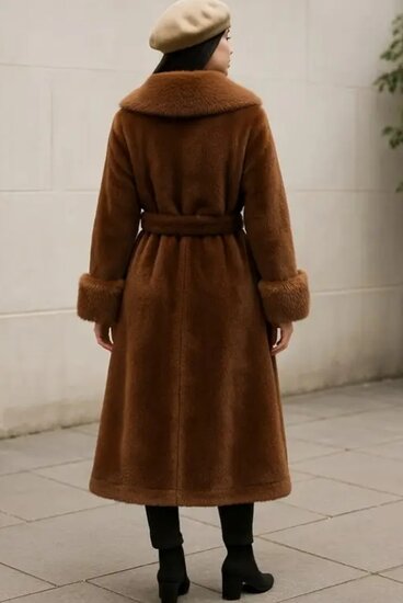 Bruine lange luxe mantel in faux fur